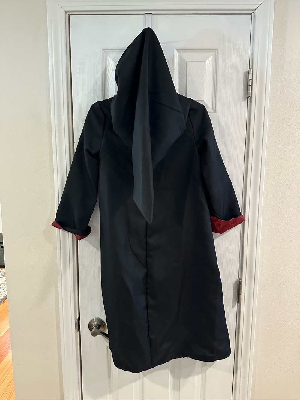 Harry Potter Deluxe Costume Black/Burgundy Wizard Robe with Striped Tie Small - Picture 5 of 14